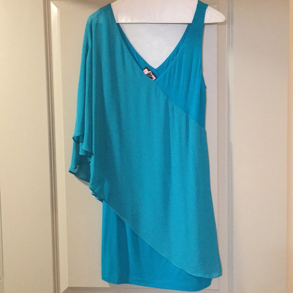 Stunning bebe dress